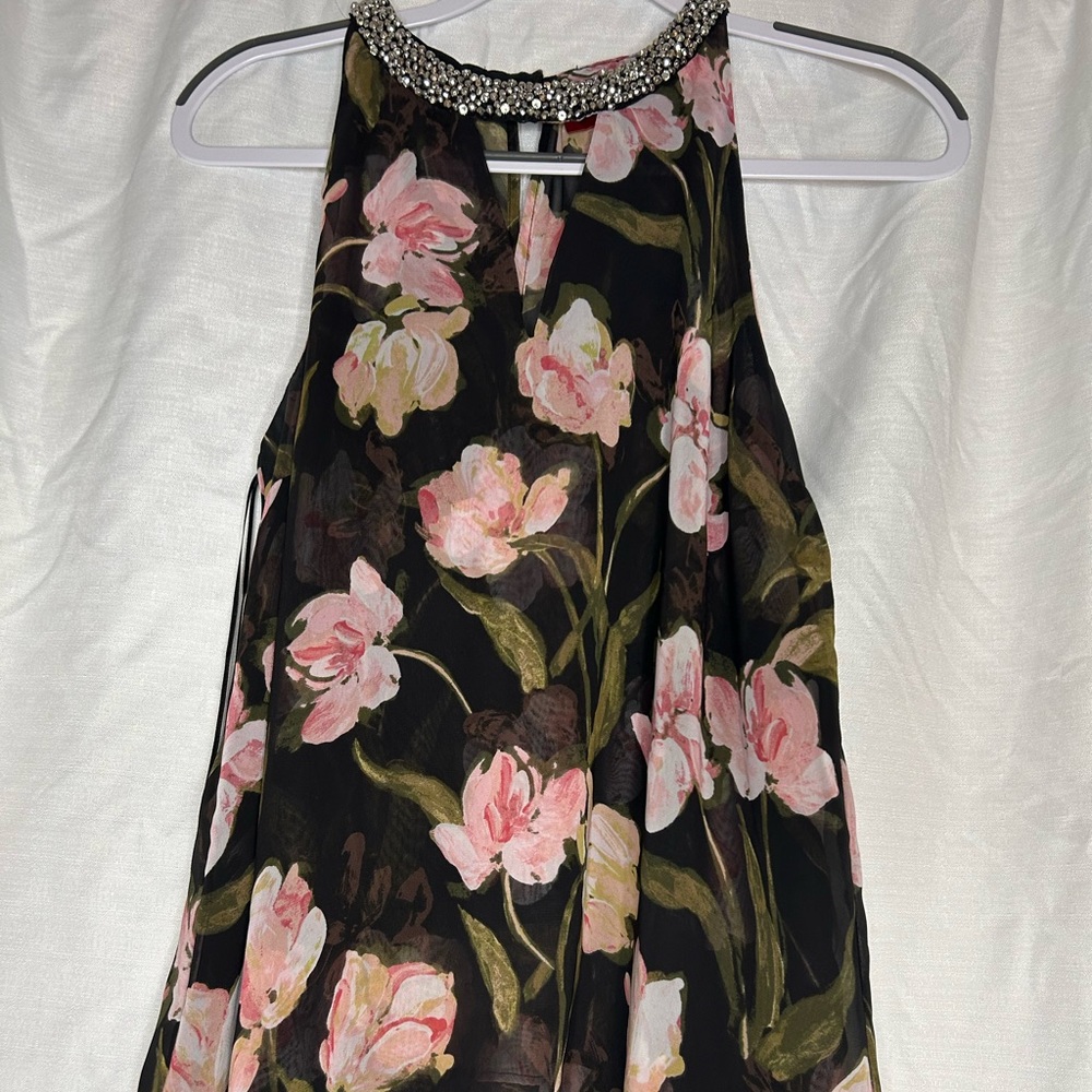 Jennifer Lopez Halter Style Top Floral Size M